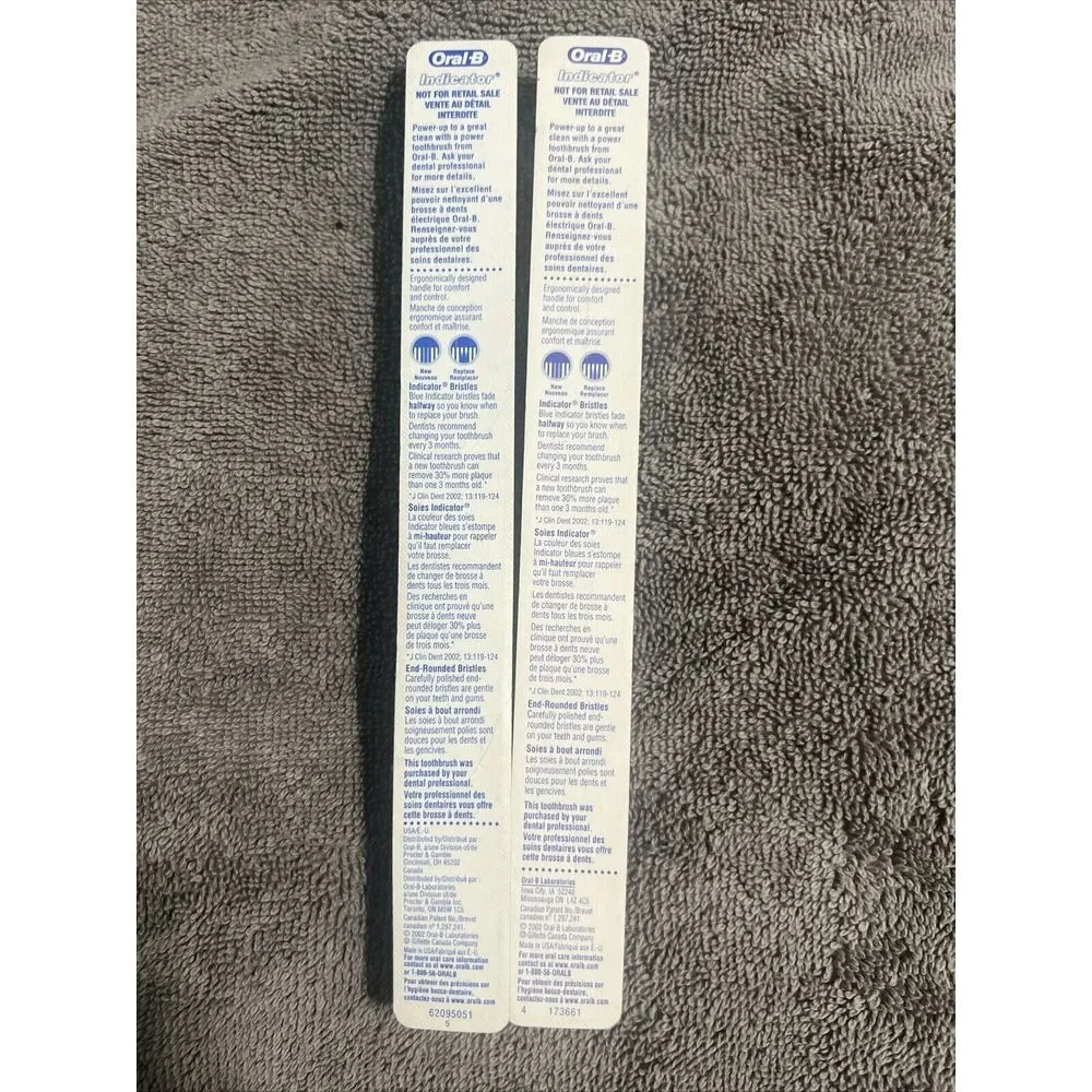 VTG Oral-B Indicator Soft Bristle Toothbrush Blue & Clear from 2002 NOS, Dentist